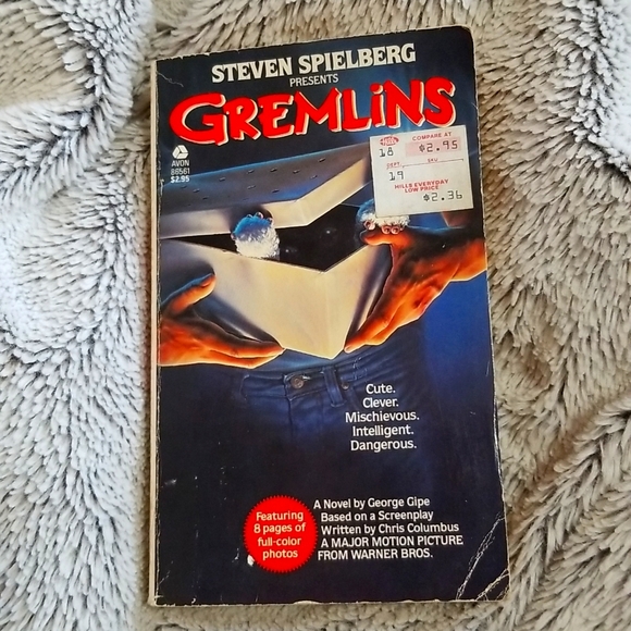 Other - 1984 VINTAGE GREMLINS BOOK